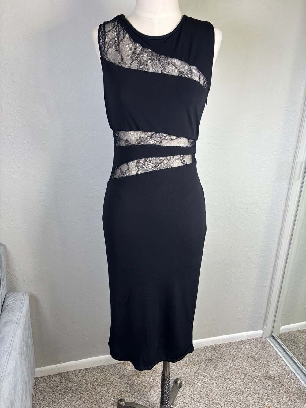 Women's Black Sleeveless Bodycon Midi Dress with Diagonal Lace Cutouts